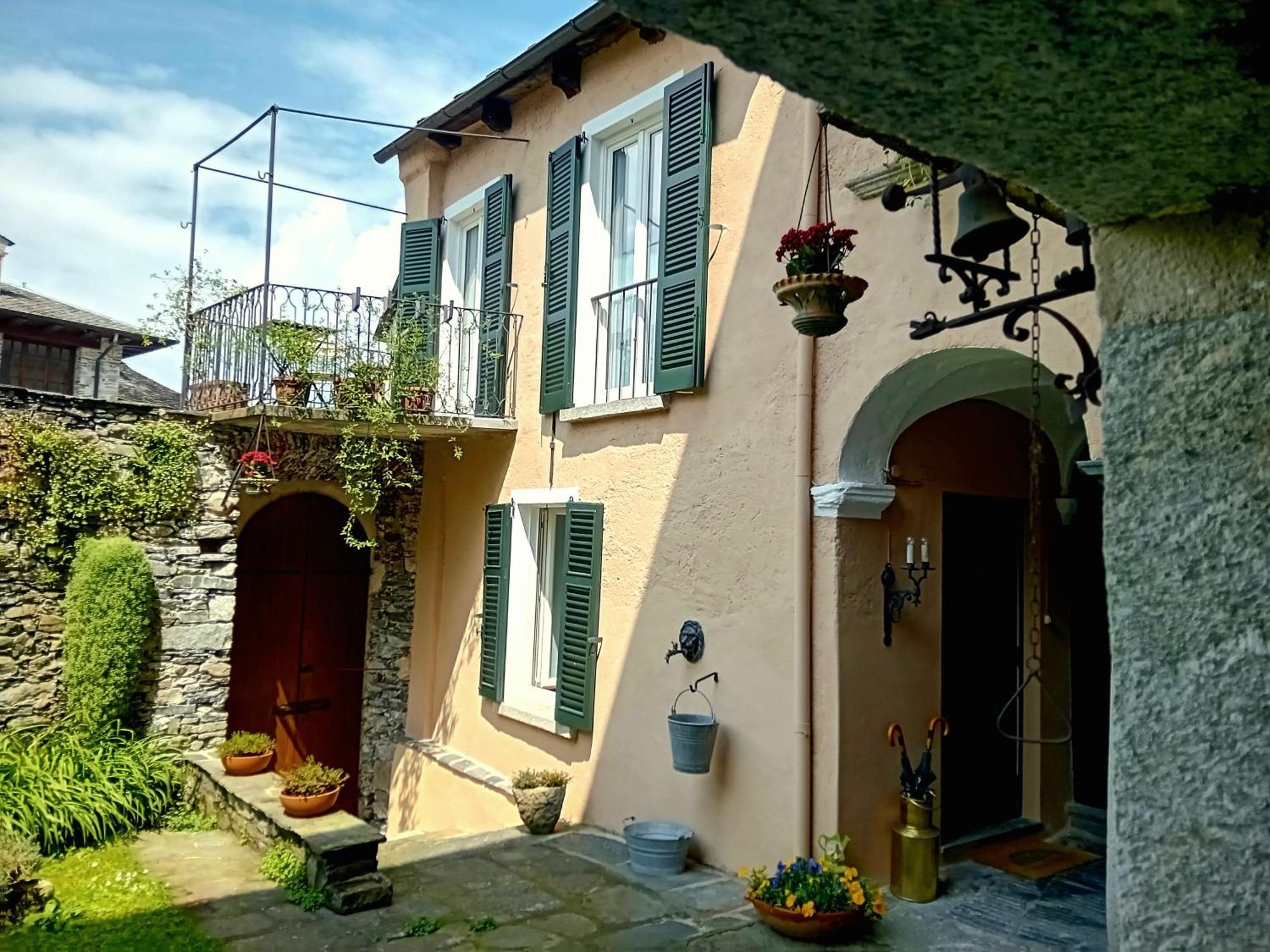 Casa Longhi Apartment ออร์ตาซันจูลิโอ ภายนอก รูปภาพ